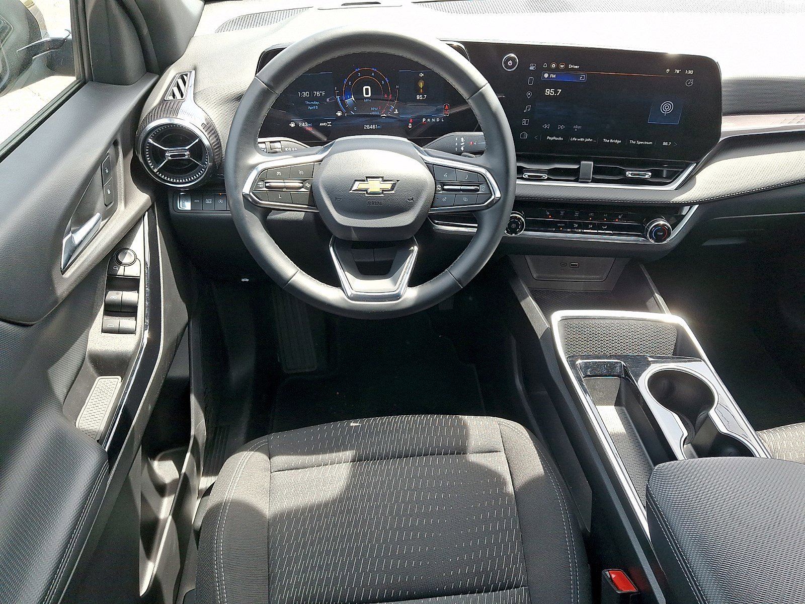 Used 2025 Chevrolet Equinox LT AWD/4WD image 10