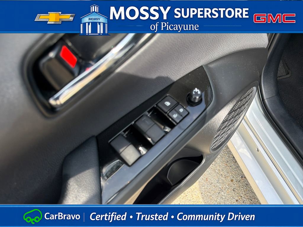Used 2022 Toyota Prius FWD image 14