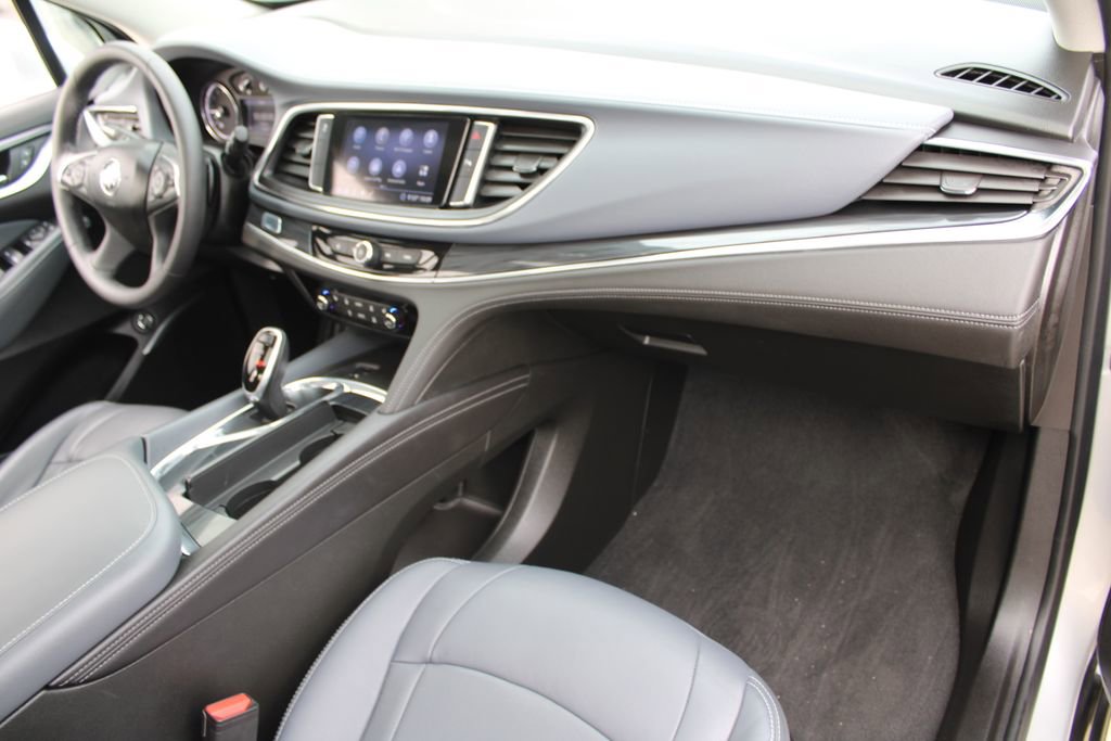 Used 2020 Buick Enclave Essence image 29