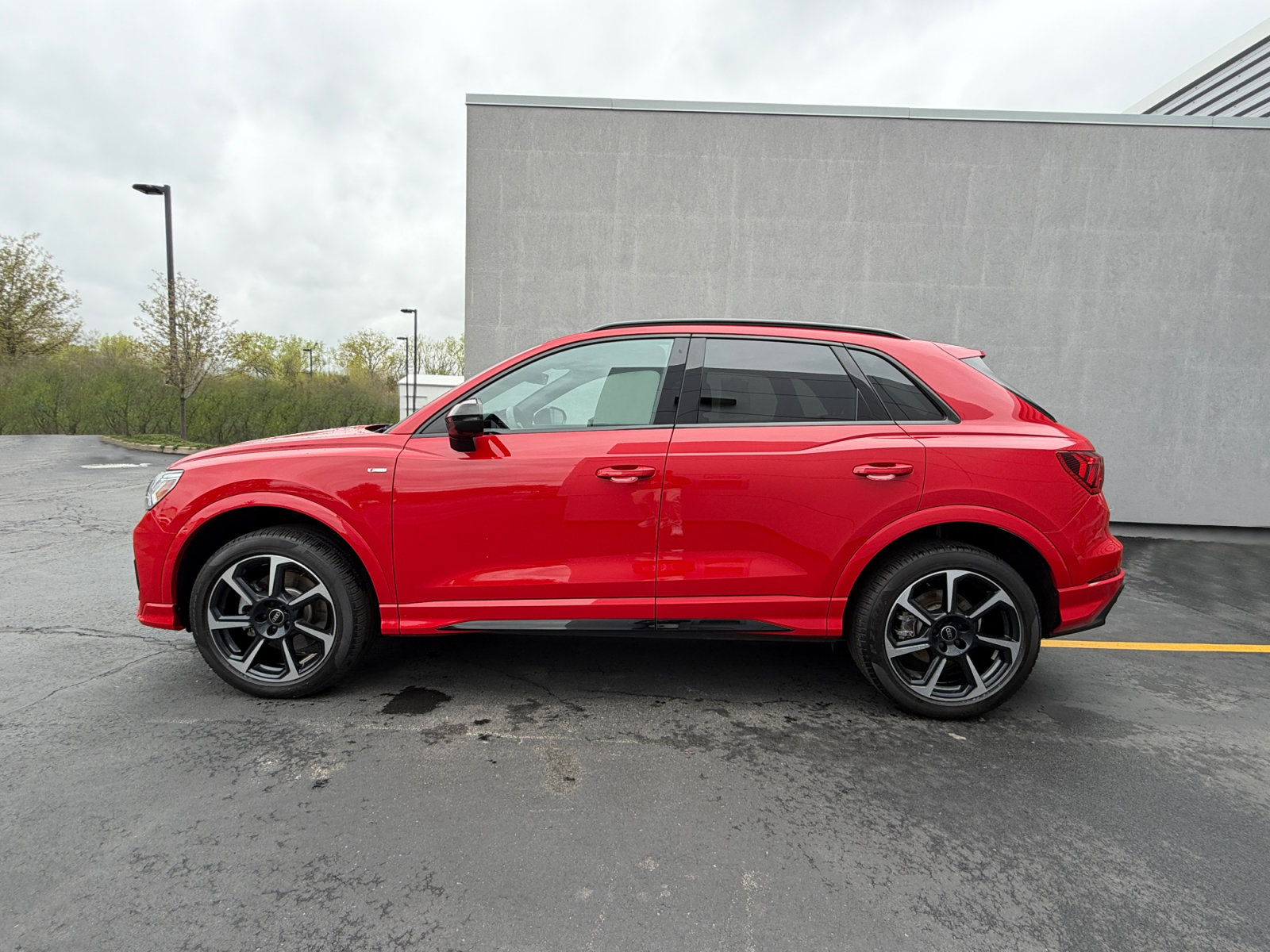Used 2025 Audi Q3 2.0T Premium Plus AWD/4WD image 2