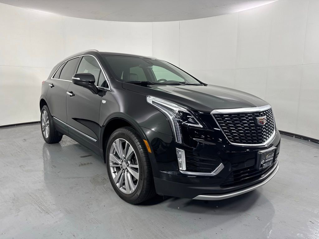 Used 2023 Cadillac XT5 Premium Luxury image 3