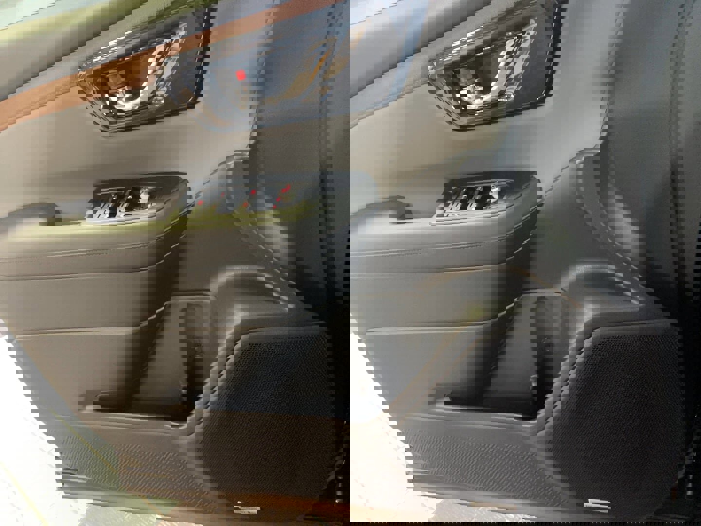 Used 2025 Subaru Forester Sport image 9