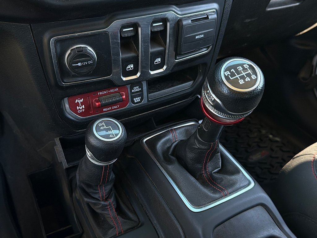 Used 2021 Jeep Wrangler Rubicon AWD/4WD image 23