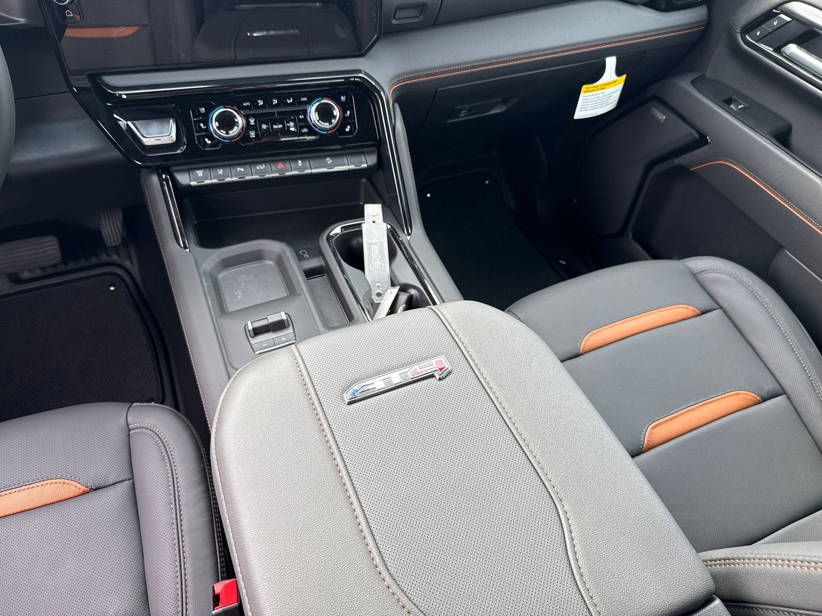New 2026 GMC Sierra 2500 AT4 w/ AT4 Premium Plus Package AWD/4WD image 23