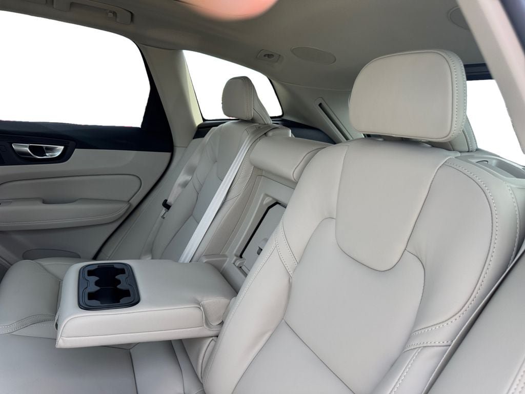 New 2026 Volvo XC60 B5 Ultra w/ Protection Package Premier AWD/4WD image 27