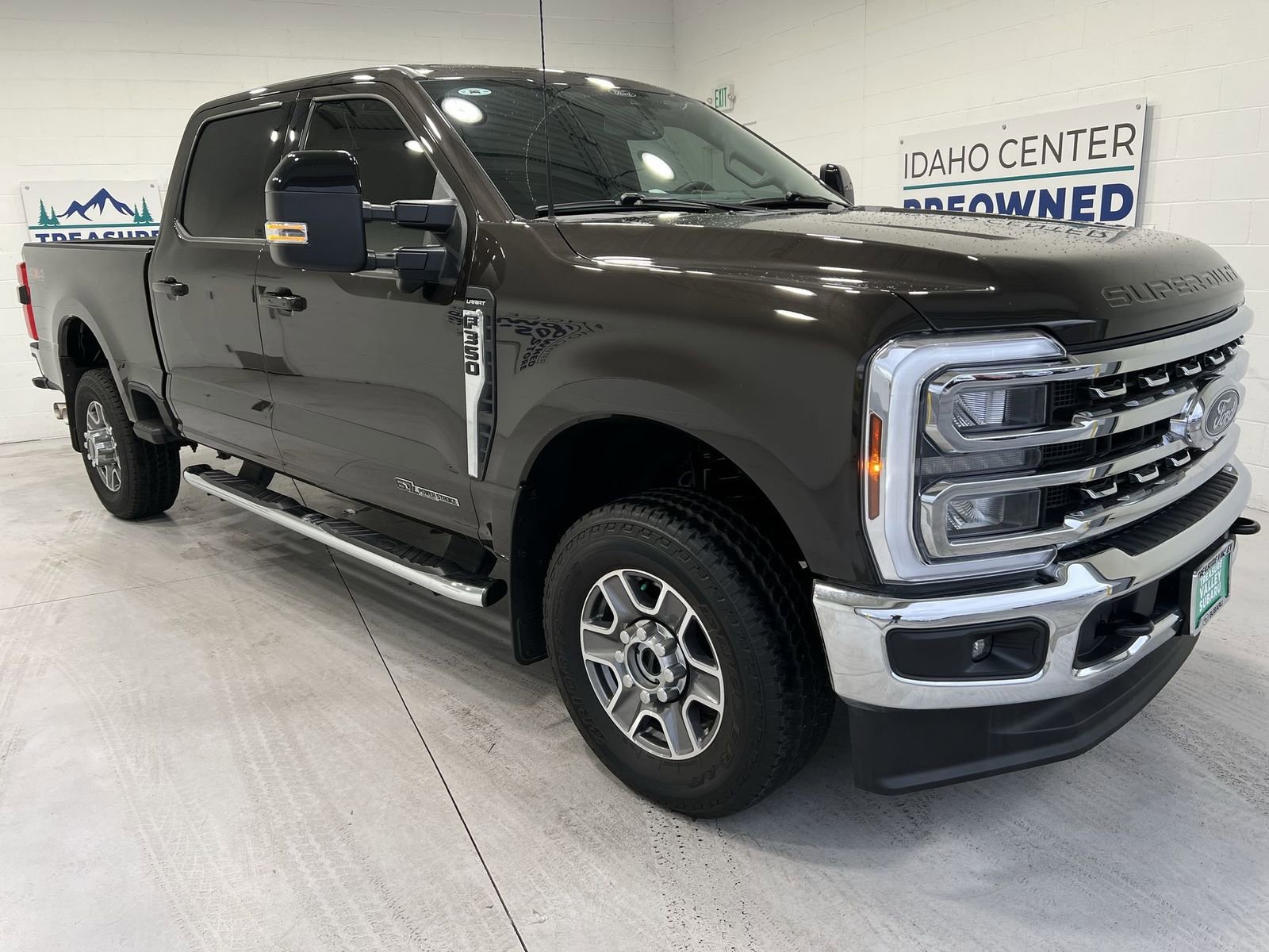 Used 2025 Ford F350 Lariat AWD/4WD image 2