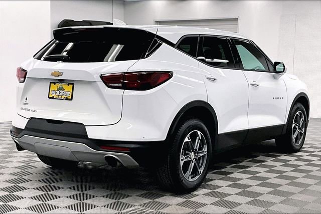 Used 2025 Chevrolet Blazer LT image 12