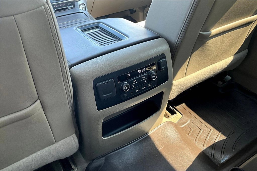 Used 2019 Chevrolet Tahoe Premier AWD/4WD image 25