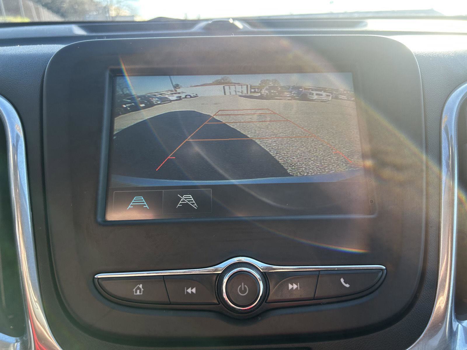 Used 2018 Chevrolet Equinox LT image 16