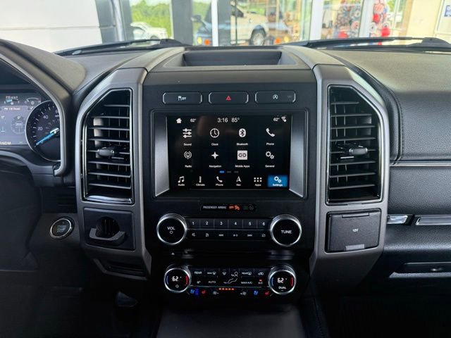 Used 2018 Ford Expedition XLT w/ Equipment Group 202A RWD image 24