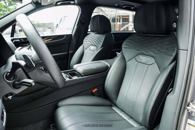 Used 2024 Bentley Bentayga Extended Wheelbase AWD/4WD image 41