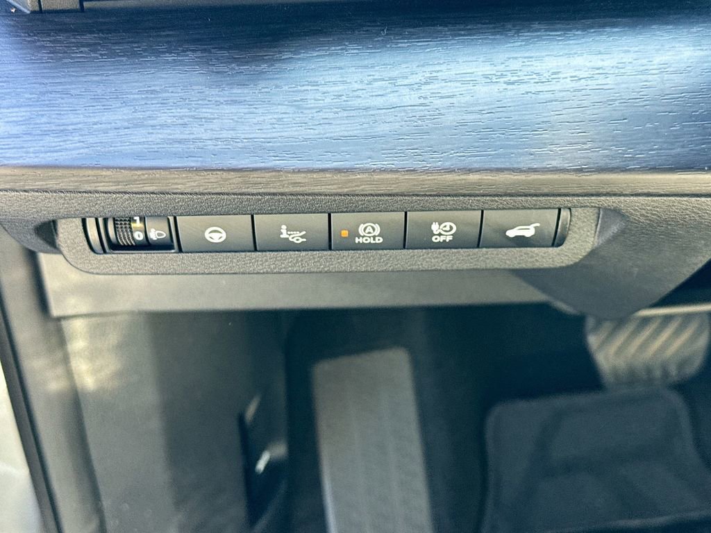 Used 2023 Nissan Ariya FWD image 9