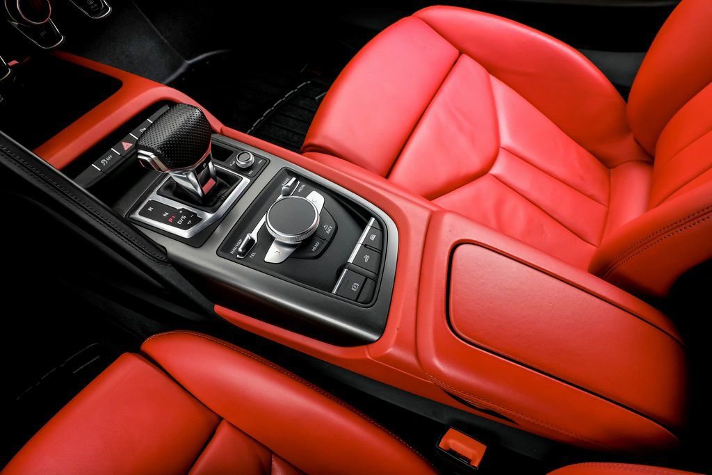 Used 2020 Audi R8 V10 w/ 20" Wheel Package image 25