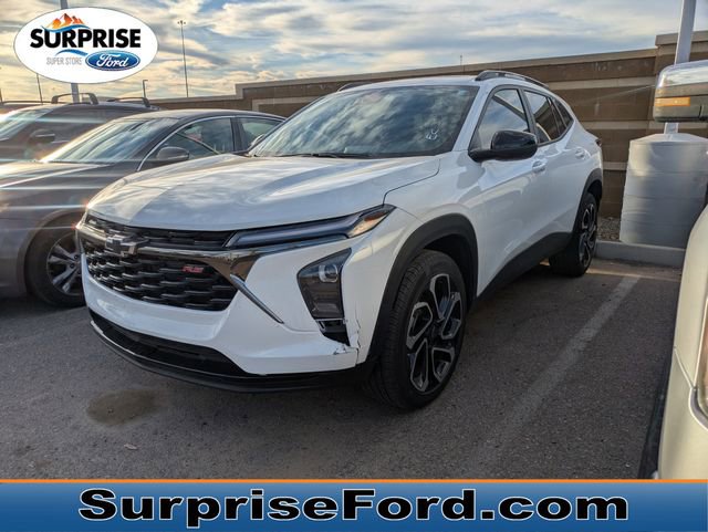 Used 2025 Chevrolet Trax RS w/ Sunroof Package image 1