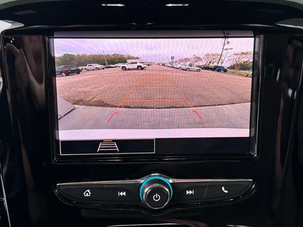 Used 2022 Chevrolet Traverse LS image 32