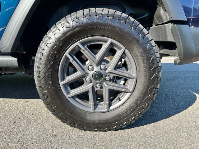 Certified 2025 Jeep Wrangler Sport AWD/4WD image 12