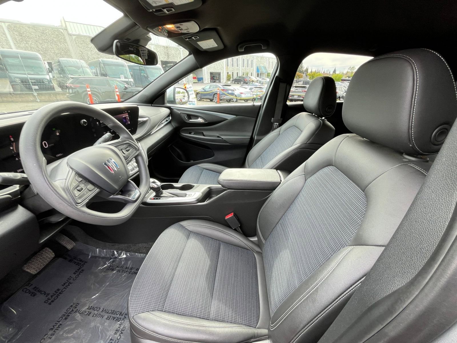 Used 2025 Buick Envista Preferred image 25