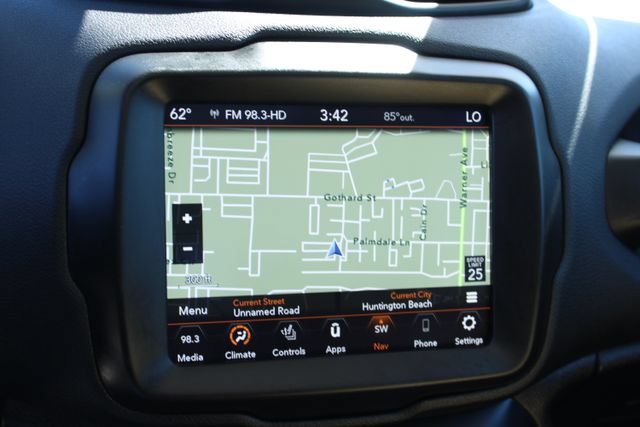 Used 2023 Jeep Renegade Altitude w/ Sun/Sound Group AWD/4WD image 27