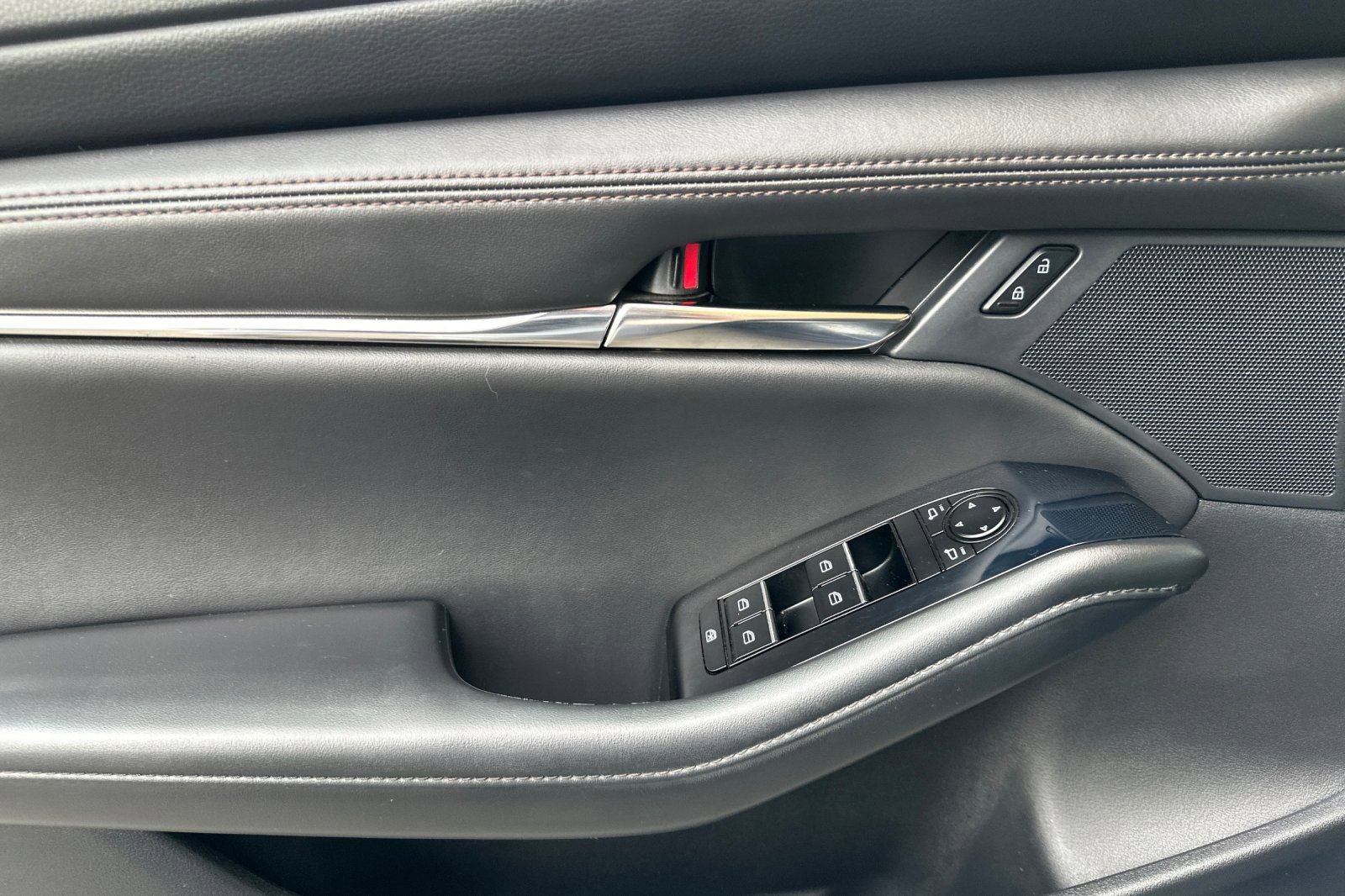 Used 2024 MAZDA MAZDA3 s image 11