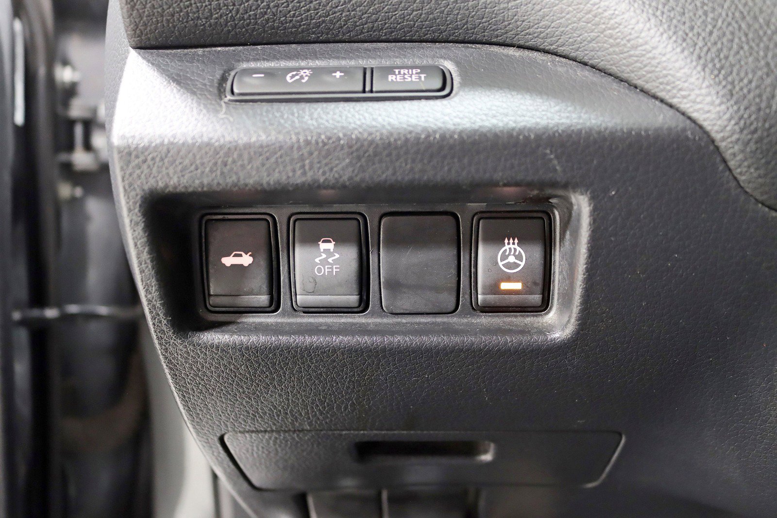 Used 2017 Nissan Altima 2.5 SL w/ Moonroof Package image 15