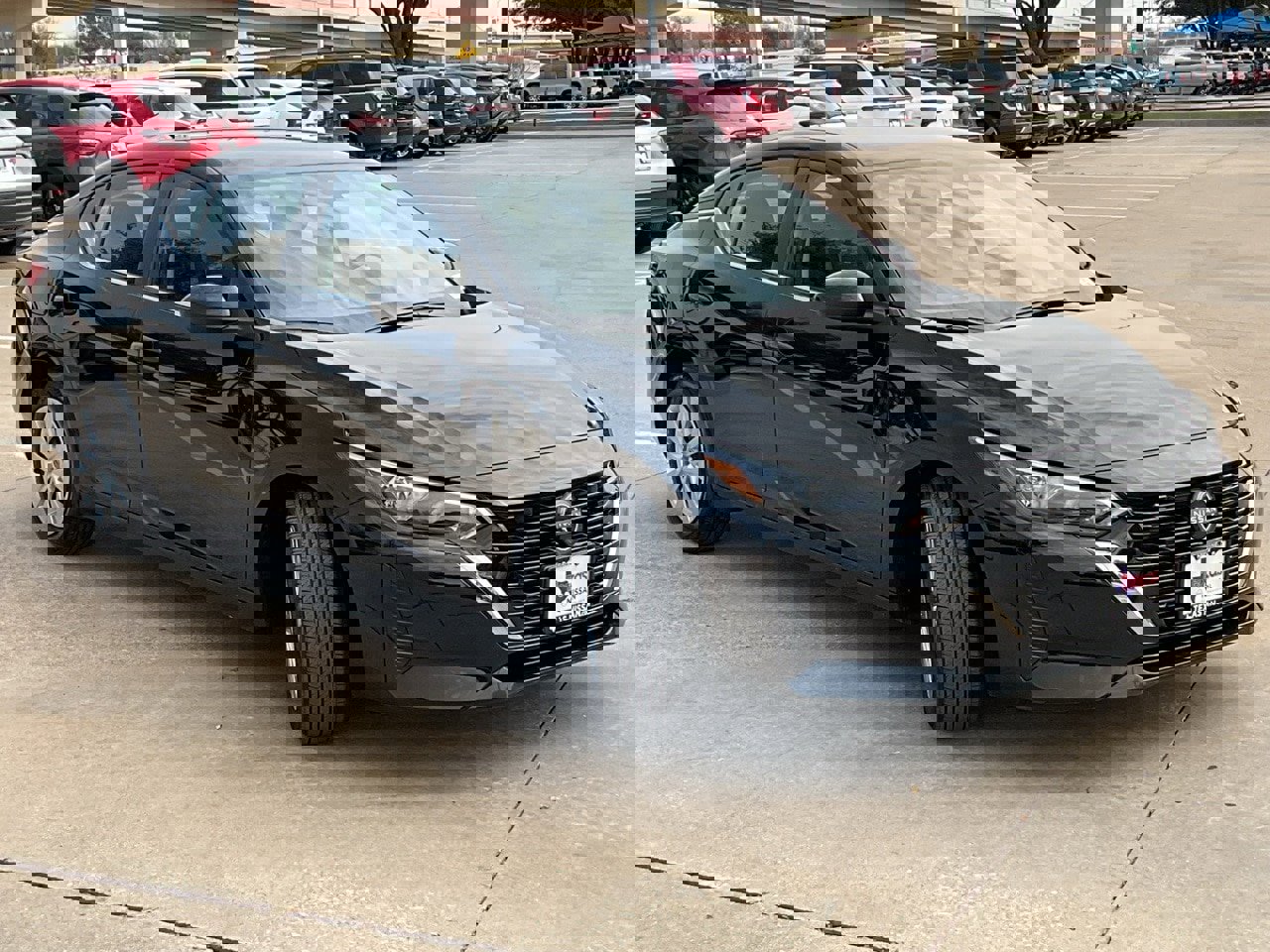 Used 2025 Nissan Sentra S image 4