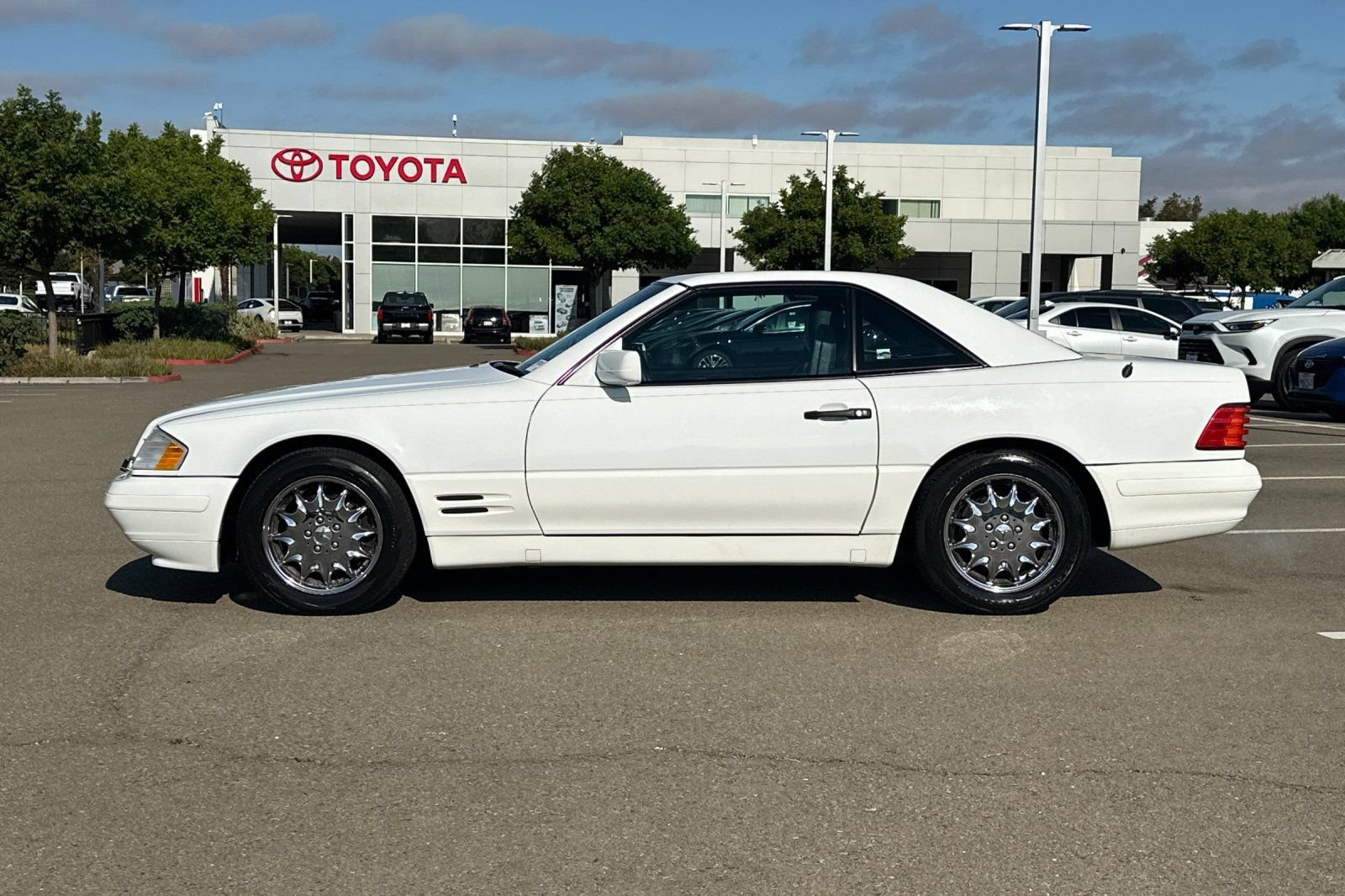 Used 1997 Mercedes-Benz SL 500 image 7