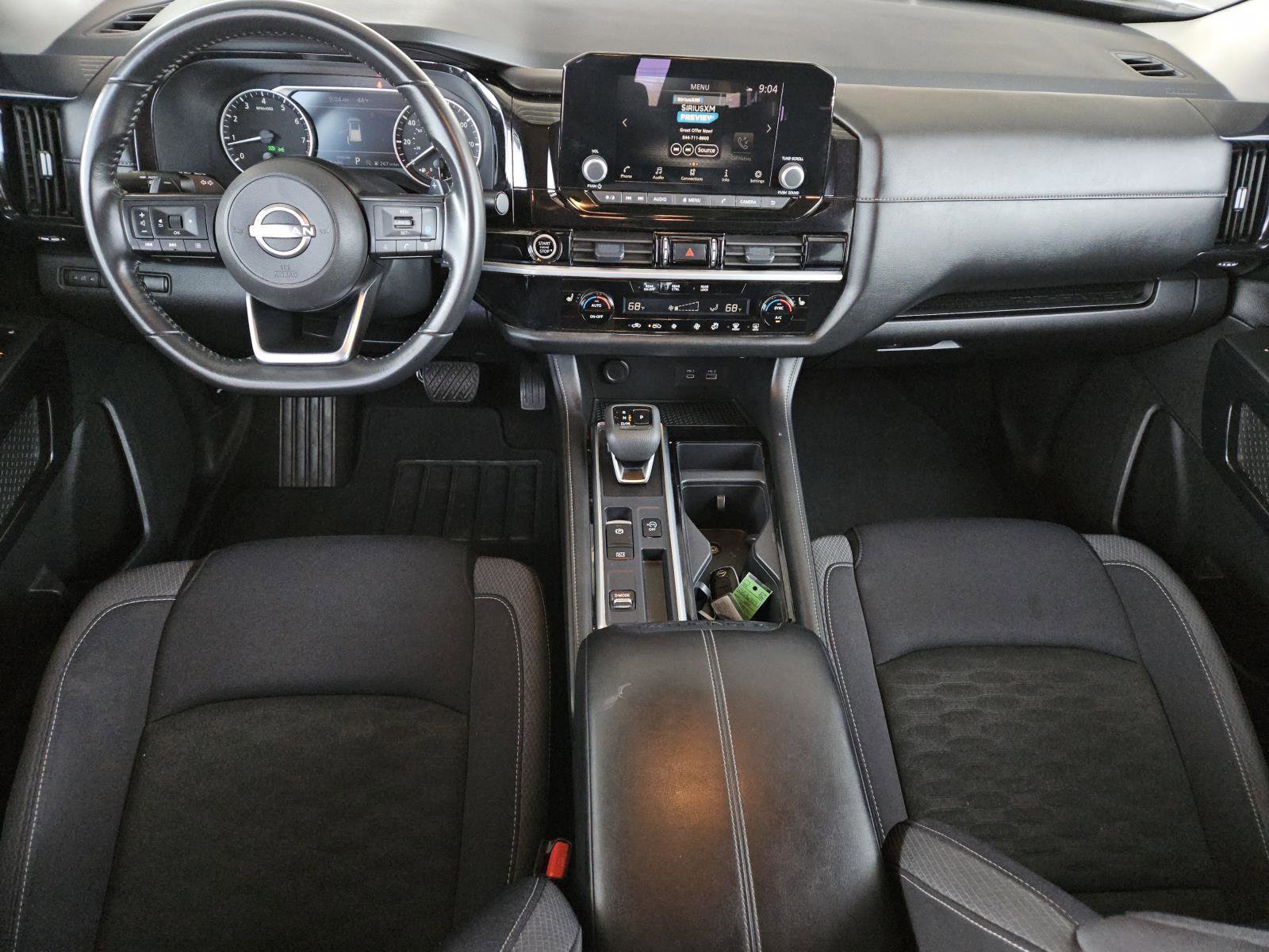 Used 2024 Nissan Pathfinder SV image 11