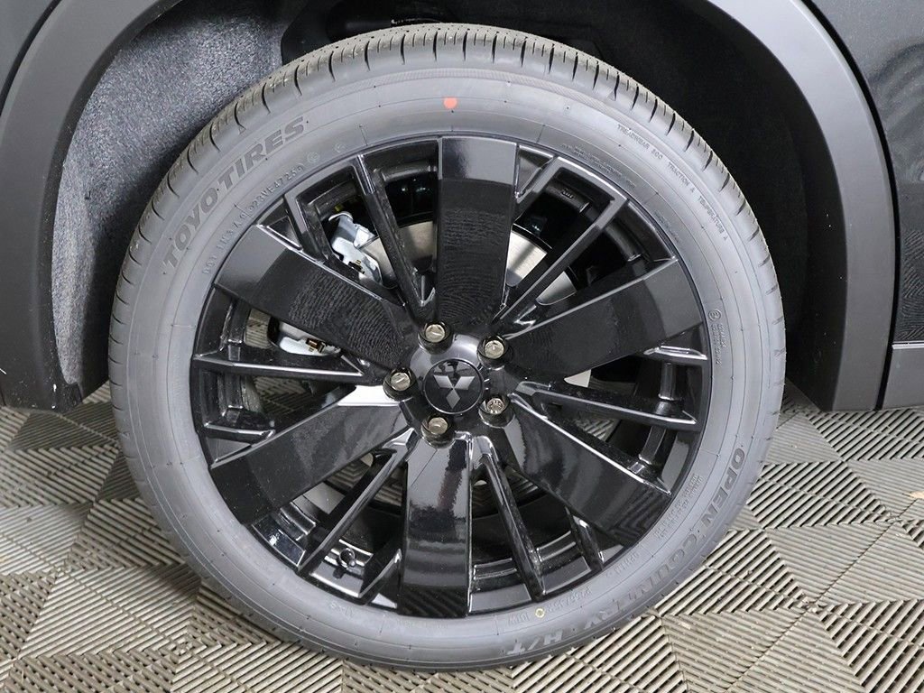 New 2026 Mitsubishi Outlander LE FWD image 16