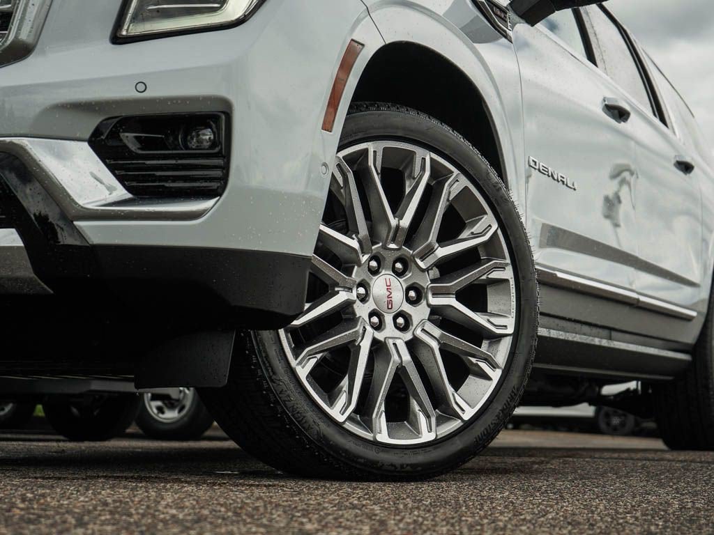 New 2026 GMC Yukon XL Denali w/ Denali Reserve Package AWD/4WD image 6