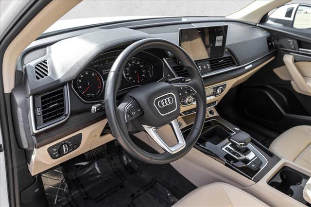 Used 2023 Audi Q5 2.0T Premium w/ Convenience Package AWD/4WD image 10