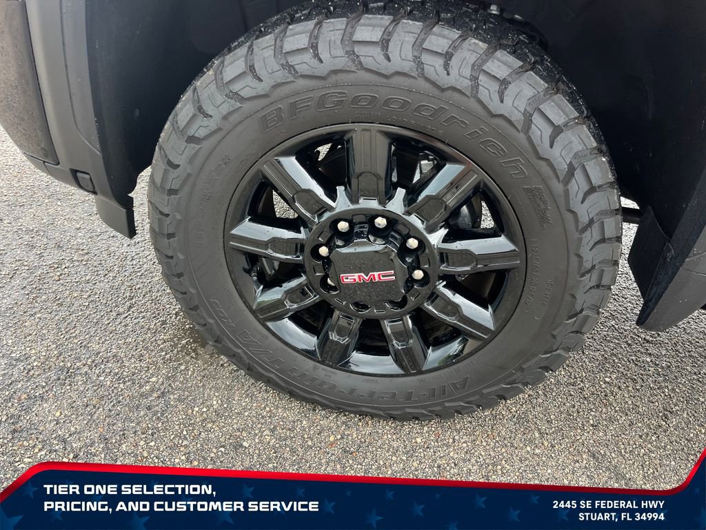 Used 2025 GMC Sierra 2500 AT4 w/ AT4 Premium Plus Package AWD/4WD image 9