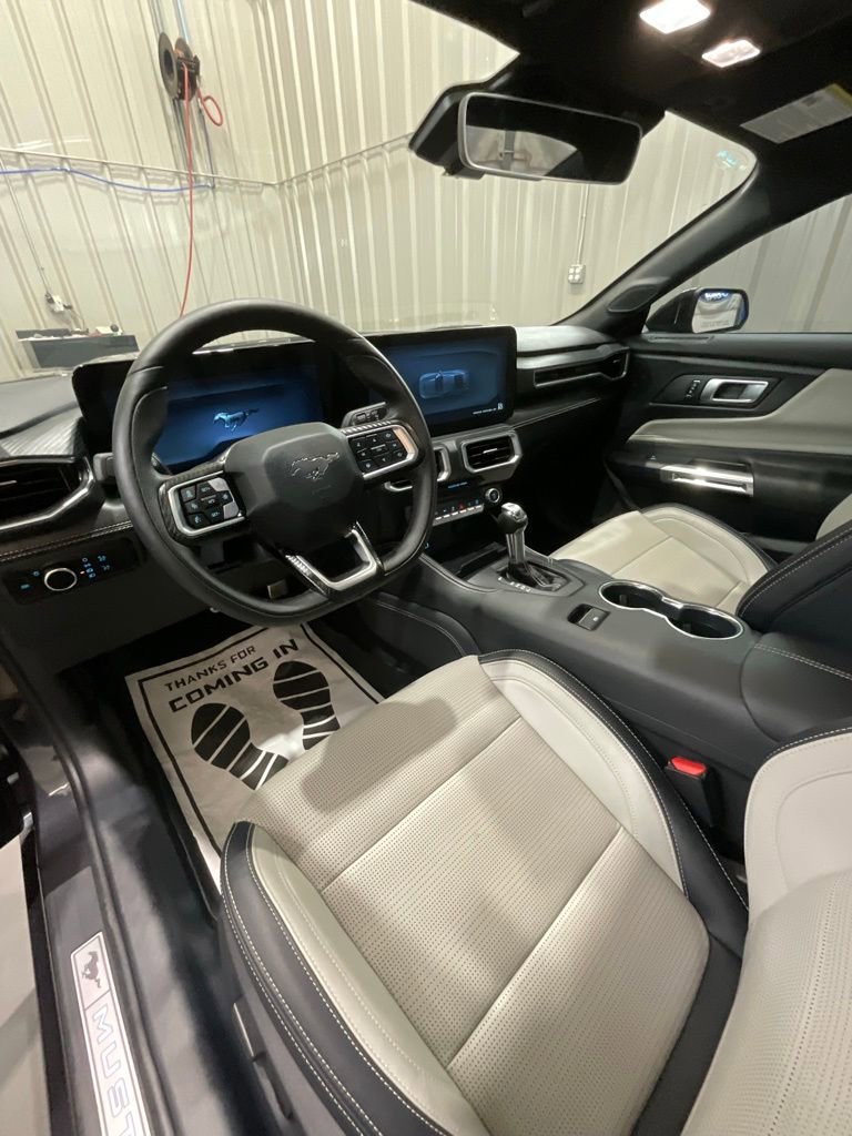 Used 2024 Ford Mustang Premium image 9