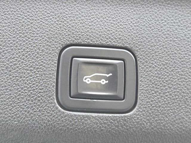 Used 2021 Chevrolet Tahoe Premier w/ Premium Package image 7