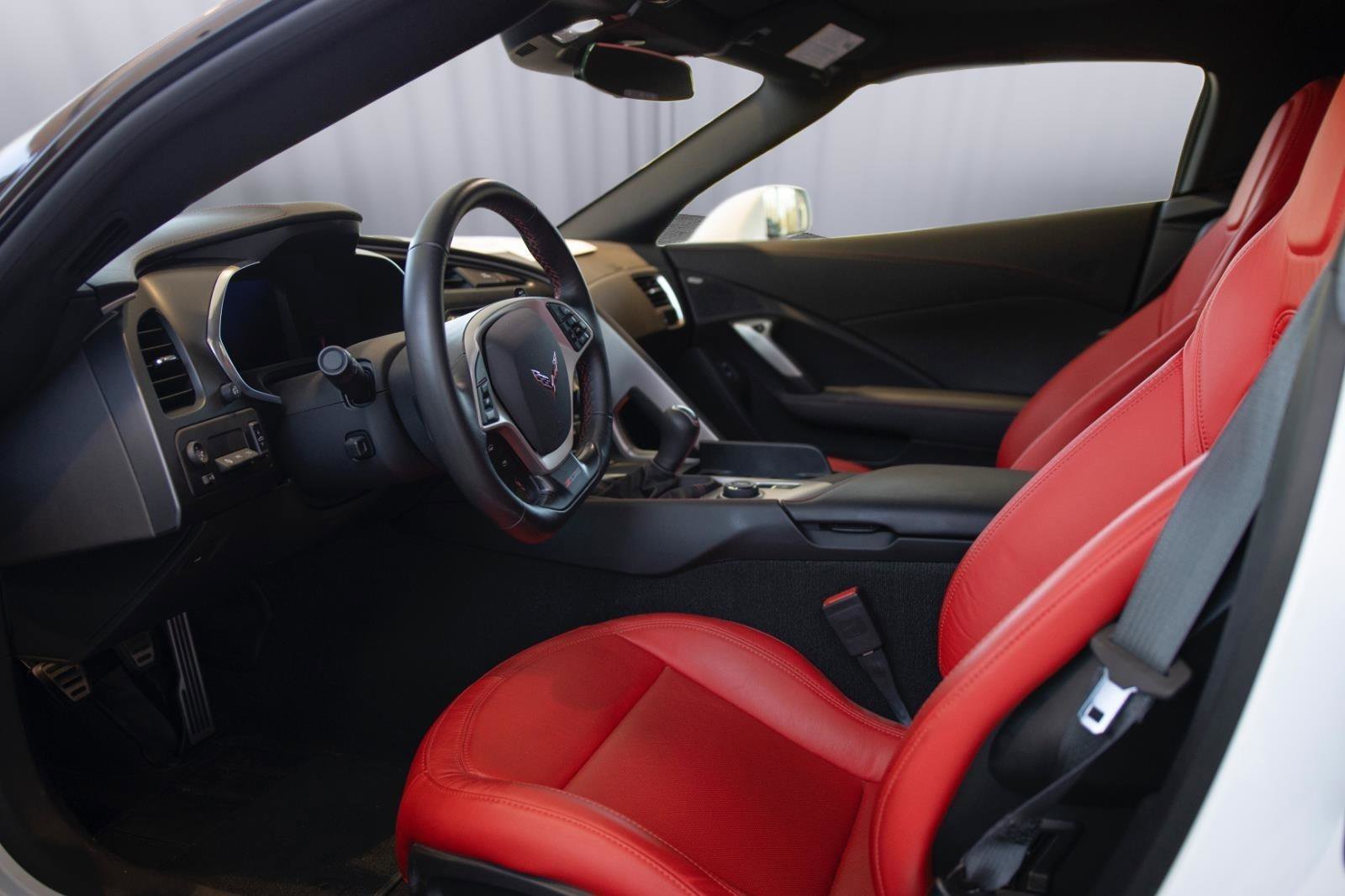 Used 2016 Chevrolet Corvette Z06 RWD image 2