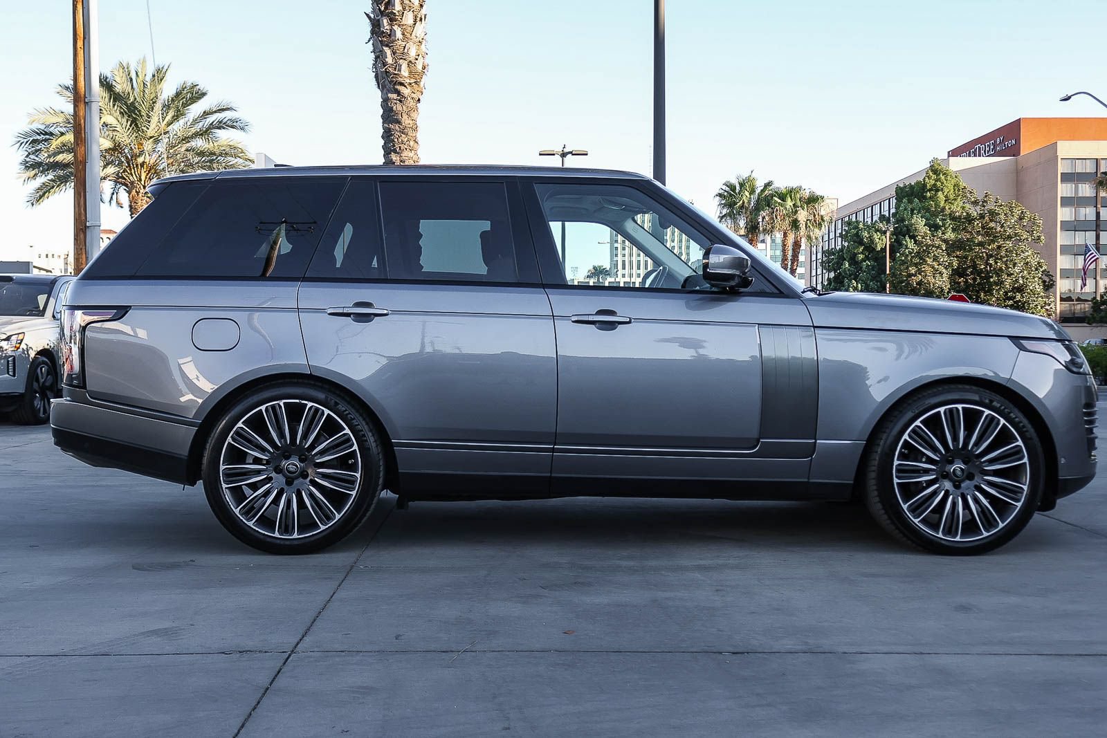Used 2020 Land Rover Range Rover HSE AWD/4WD image 4