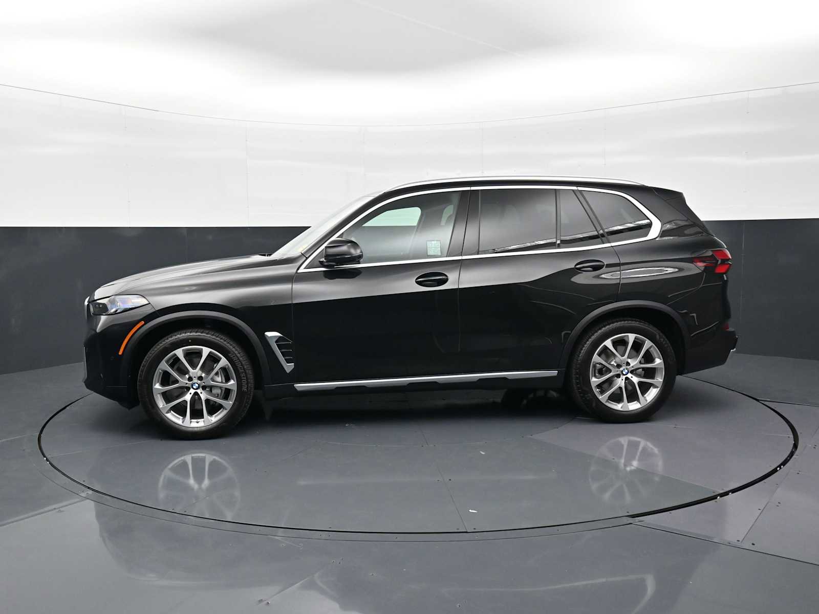 Used 2026 BMW X5 xDrive40i w/ Climate Comfort Package AWD/4WD image 8