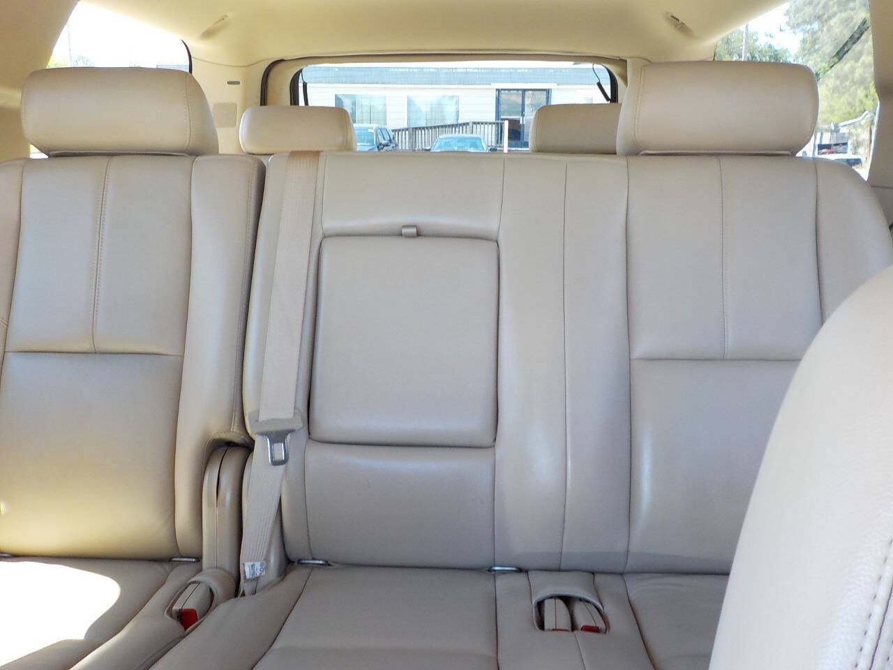 Used 2009 Chevrolet Suburban LT w/ Luxury Package RWD image 20