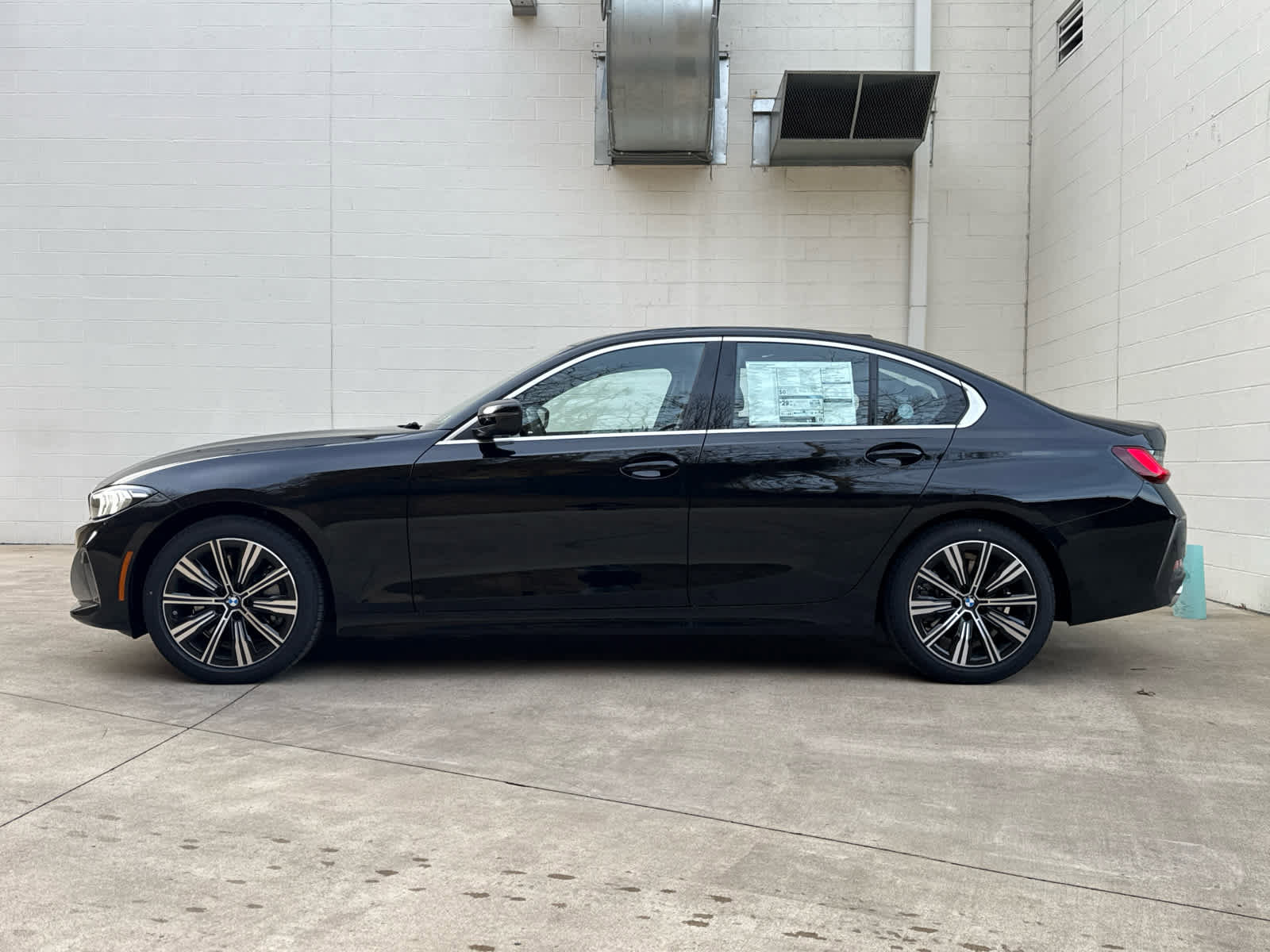 Used 2026 BMW 330i xDrive Sedan w/ Convenience Package image 5