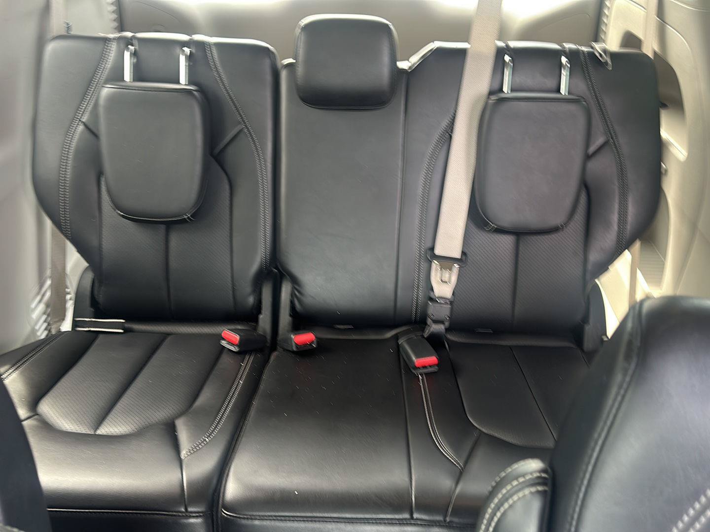Used 2024 Chrysler Pacifica Touring-L FWD image 12