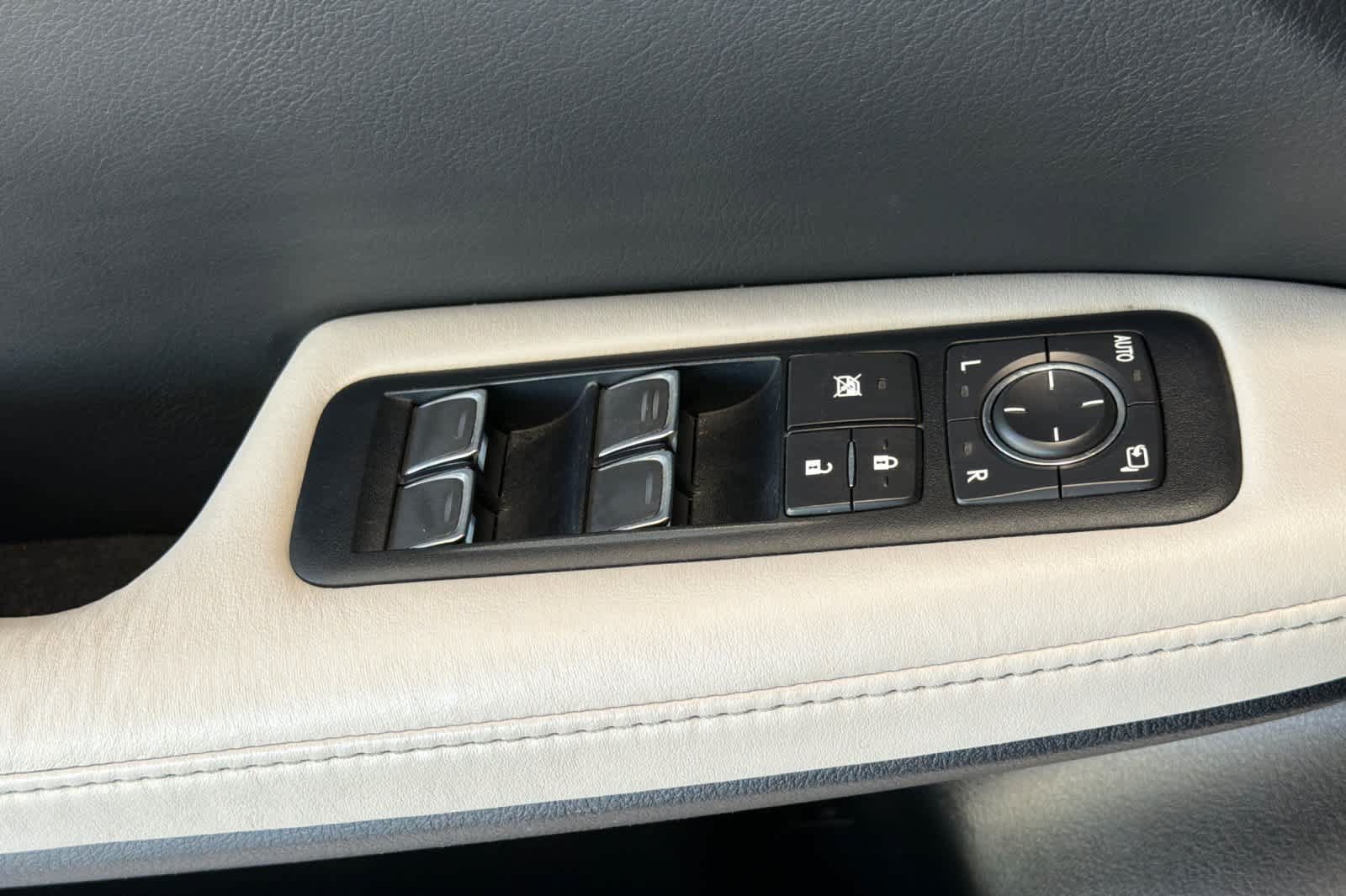 Used 2017 Lexus RX 350 AWD w/ Premium Package image 13