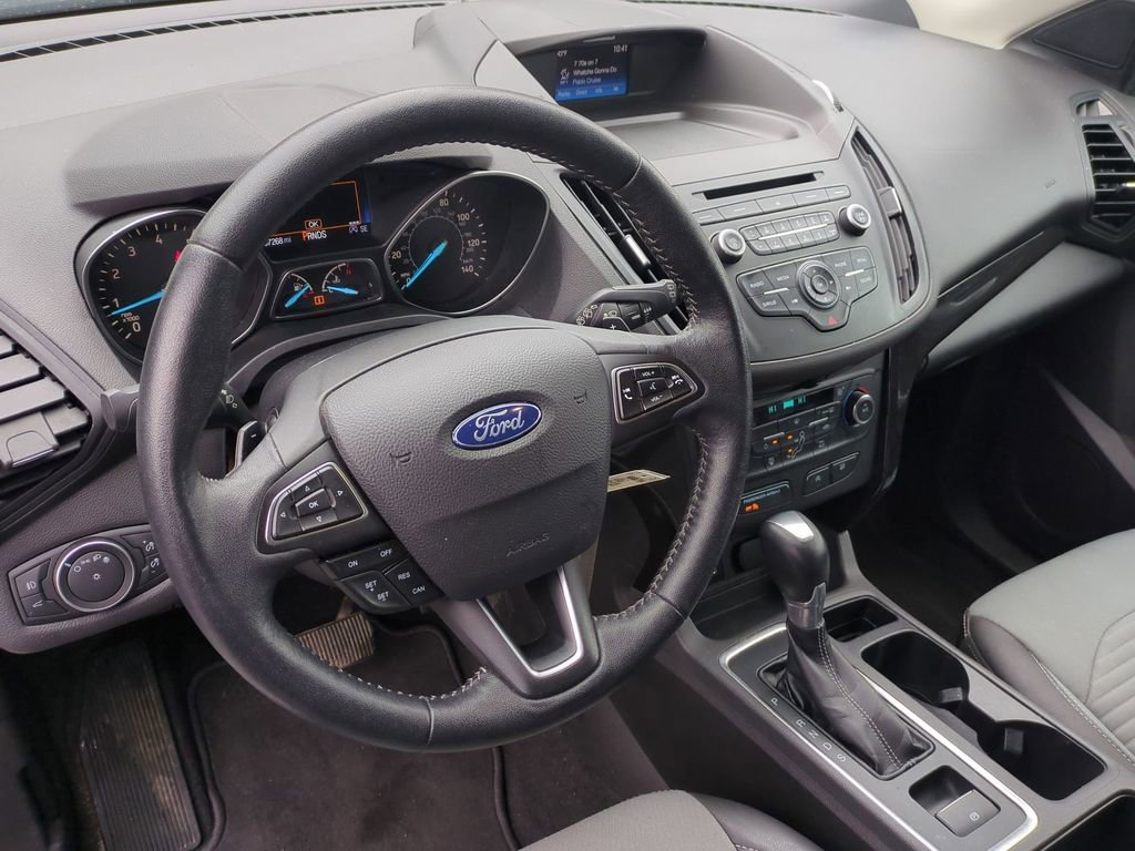 Used 2017 Ford Escape SE w/ SE Sport Appearance Package image 16