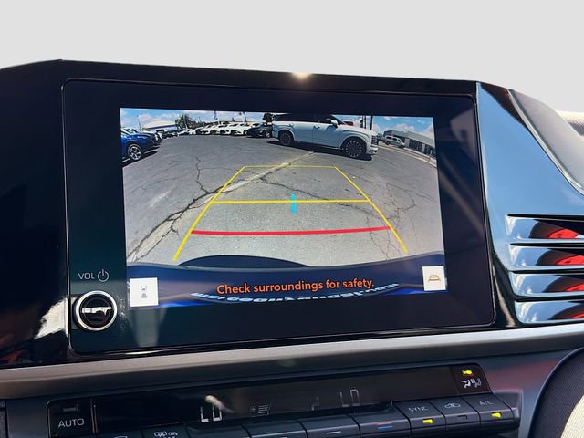 Used 2025 Toyota Camry LE FWD image 13