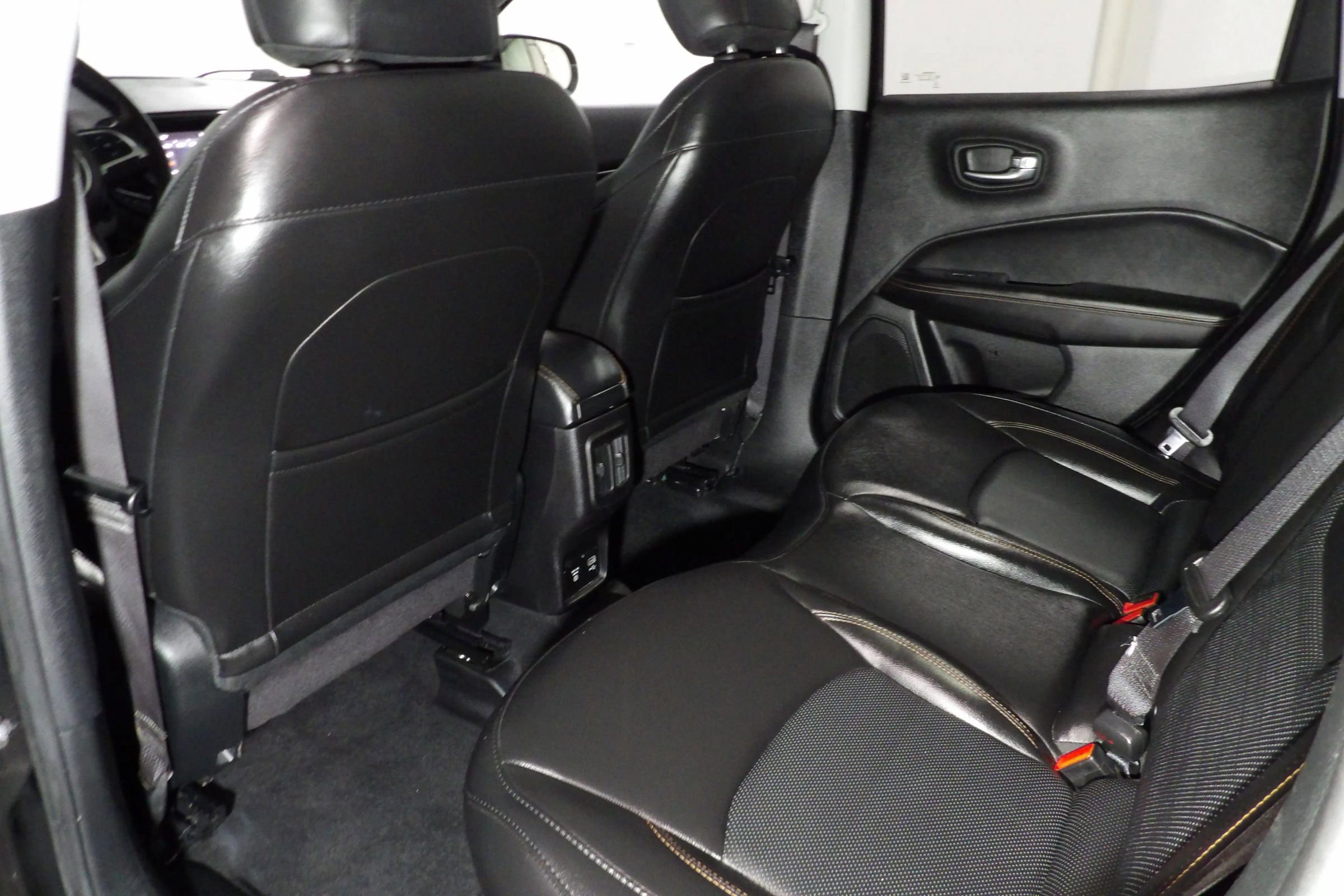 Used 2019 Jeep Compass Limited image 11