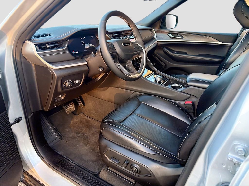 Used 2024 Jeep Grand Cherokee L Limited w/ Luxury Tech Group II AWD/4WD image 27