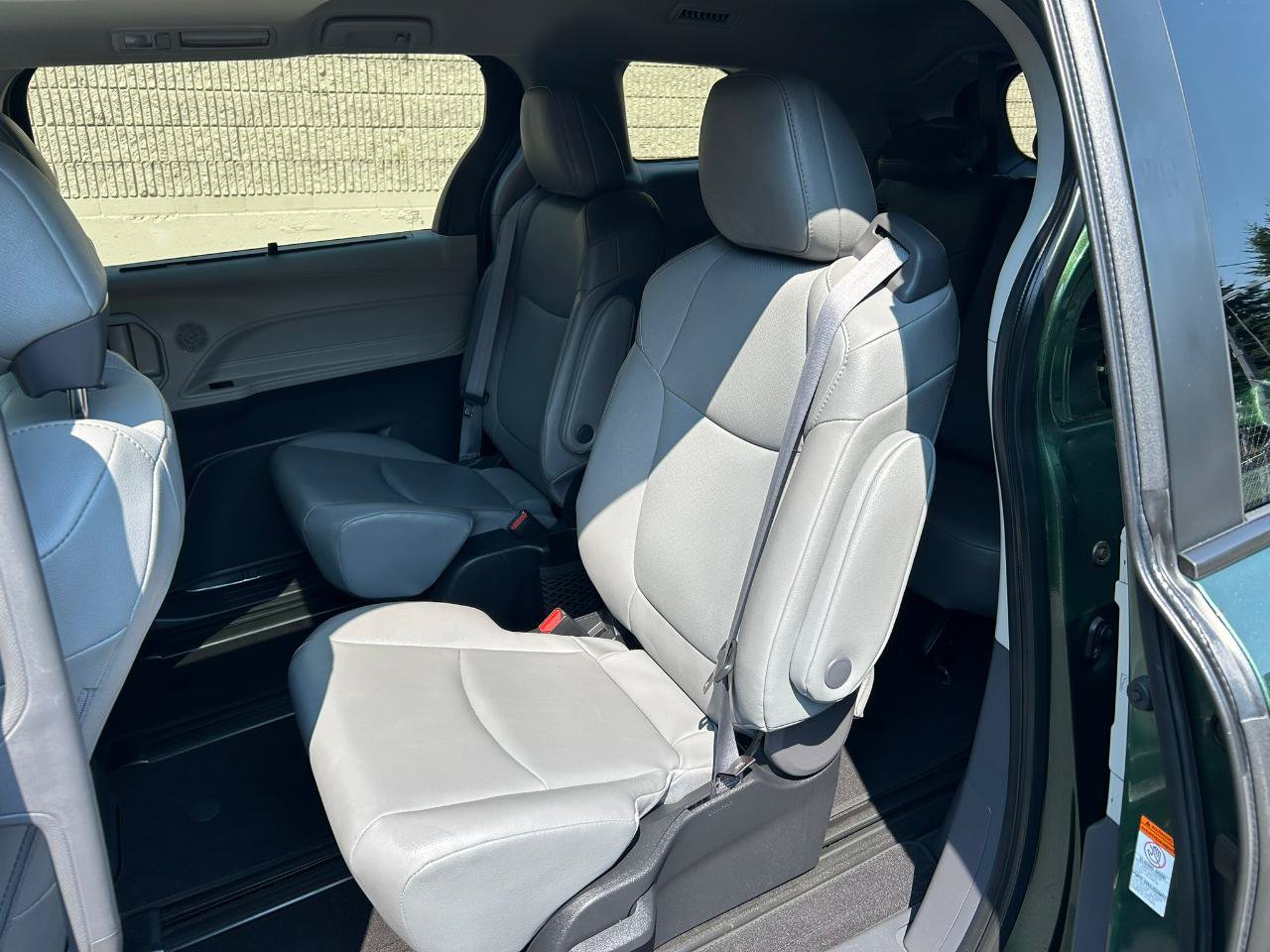 Used 2022 Toyota Sienna XLE AWD/4WD image 14