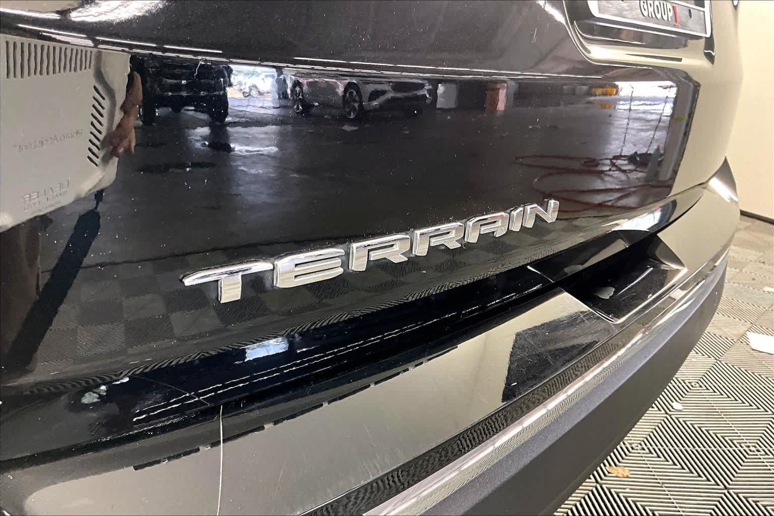 Certified 2024 GMC Terrain SLT FWD image 30