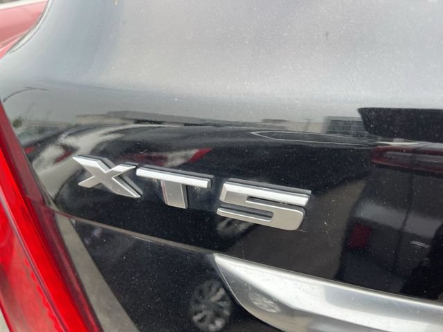Used 2018 Cadillac XT5 Luxury w/ Driver Awareness Package FWD image 6