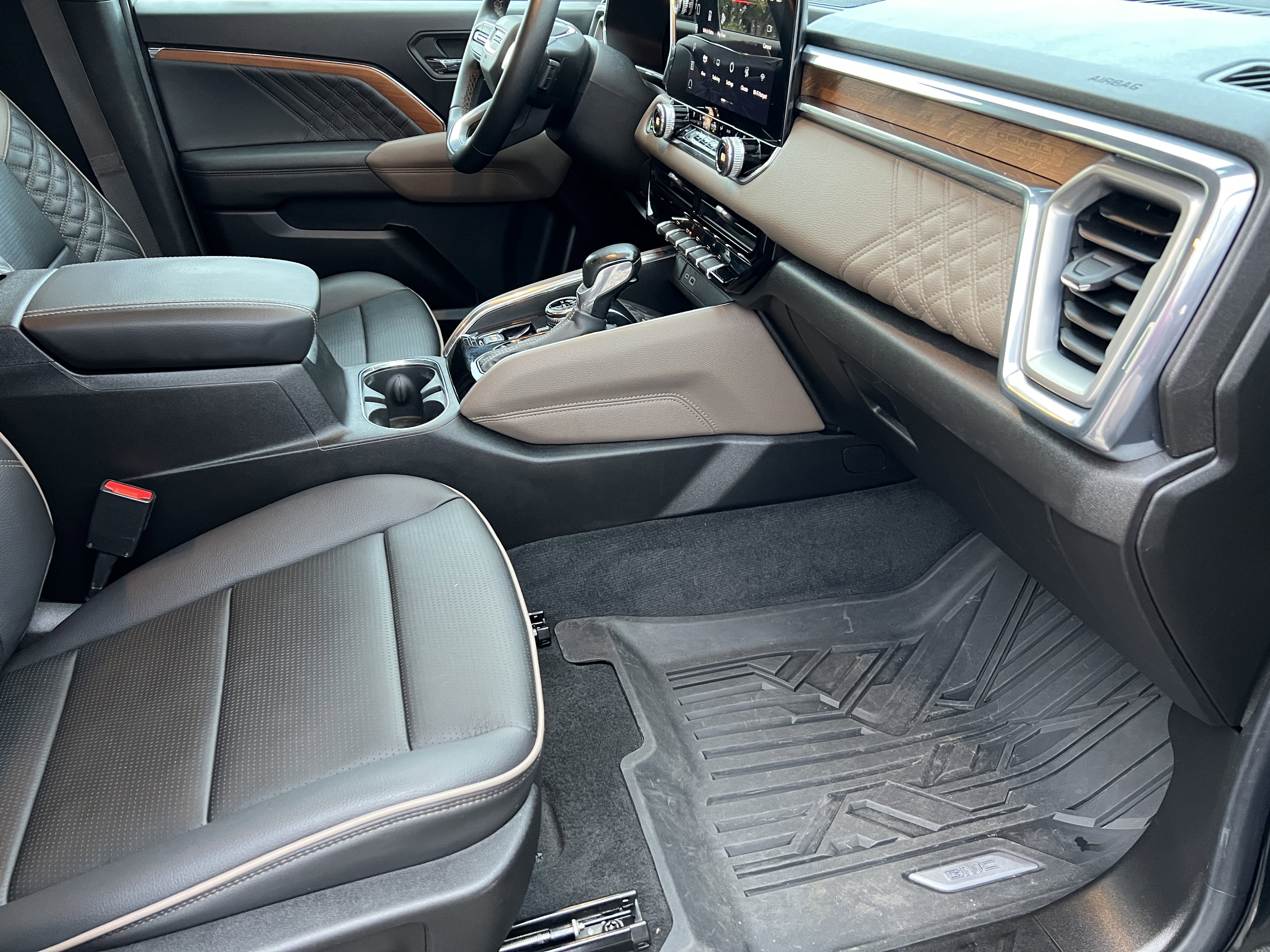 Used 2024 GMC Canyon Denali AWD/4WD image 18