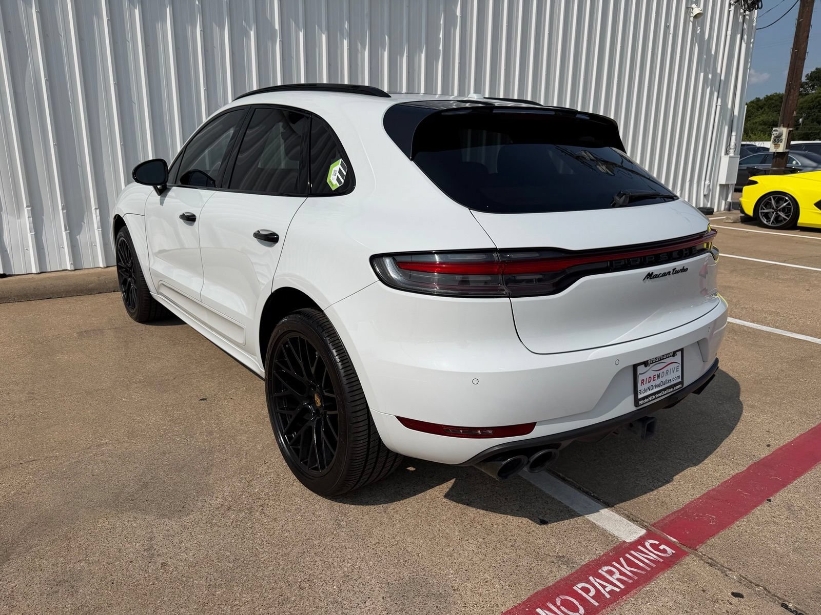 Used 2021 Porsche Macan Turbo AWD/4WD image 4