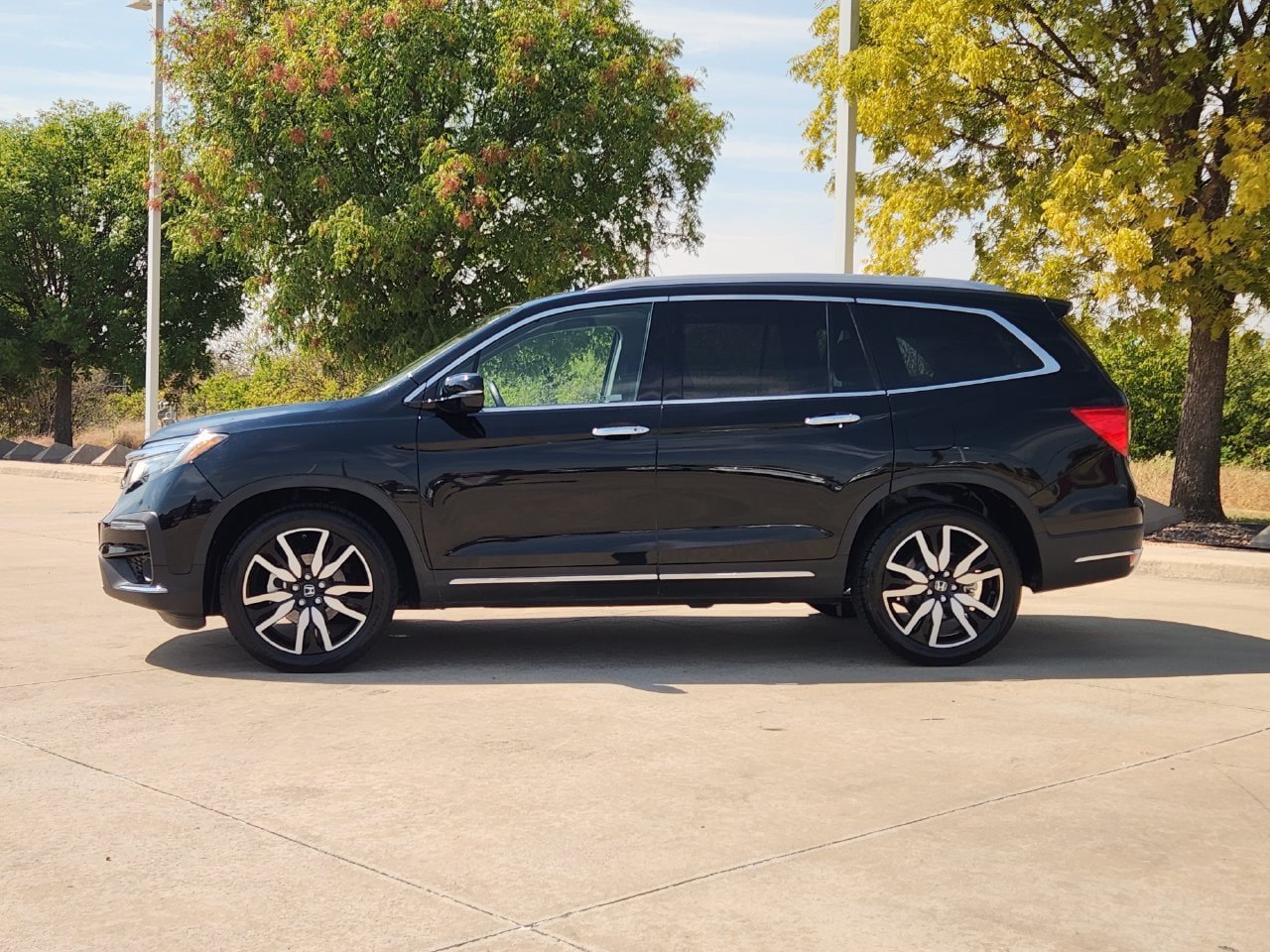 Certified 2022 Honda Pilot Touring image 4